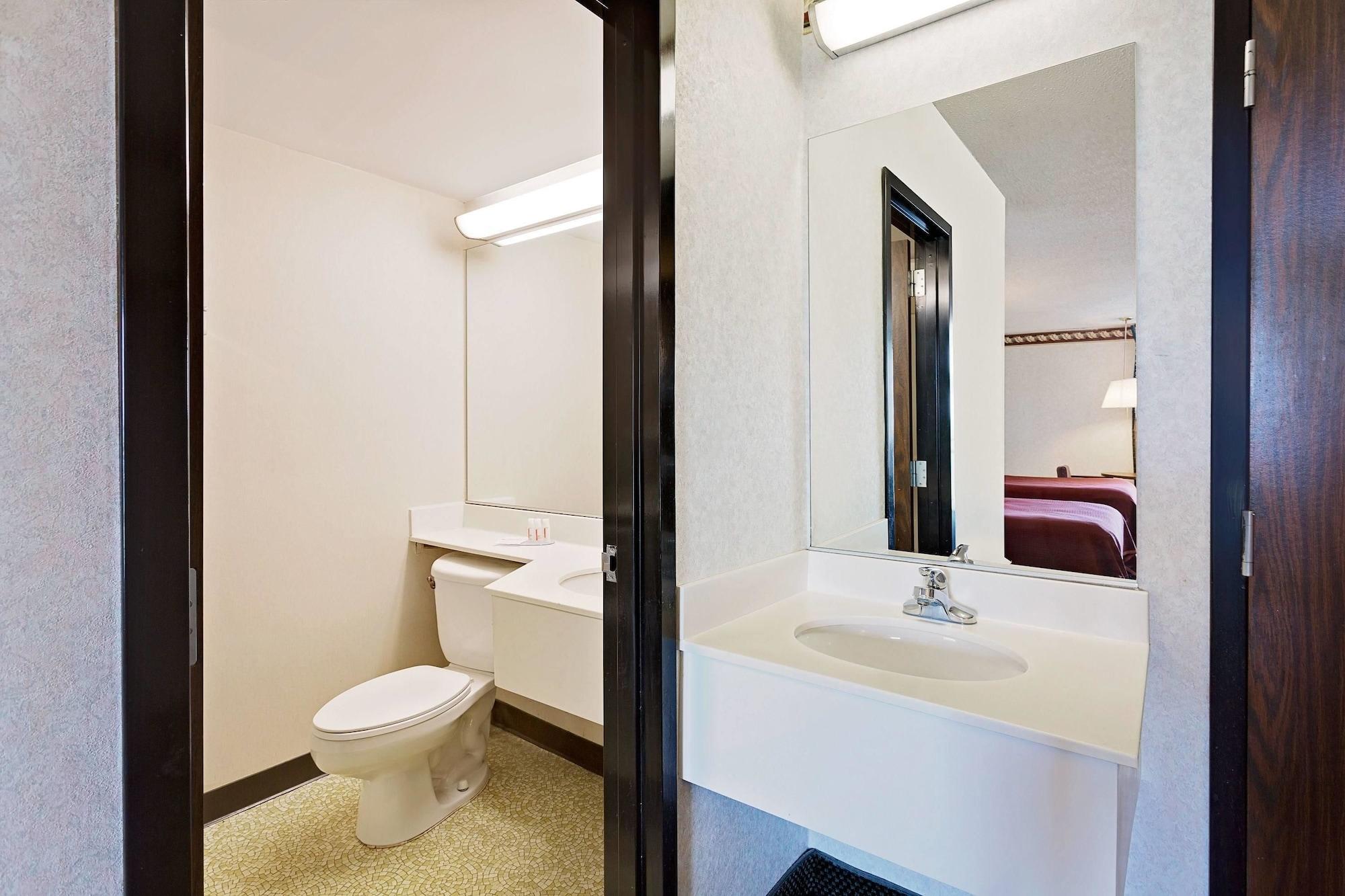 Howard Johnson By Wyndham Lexington Esterno foto