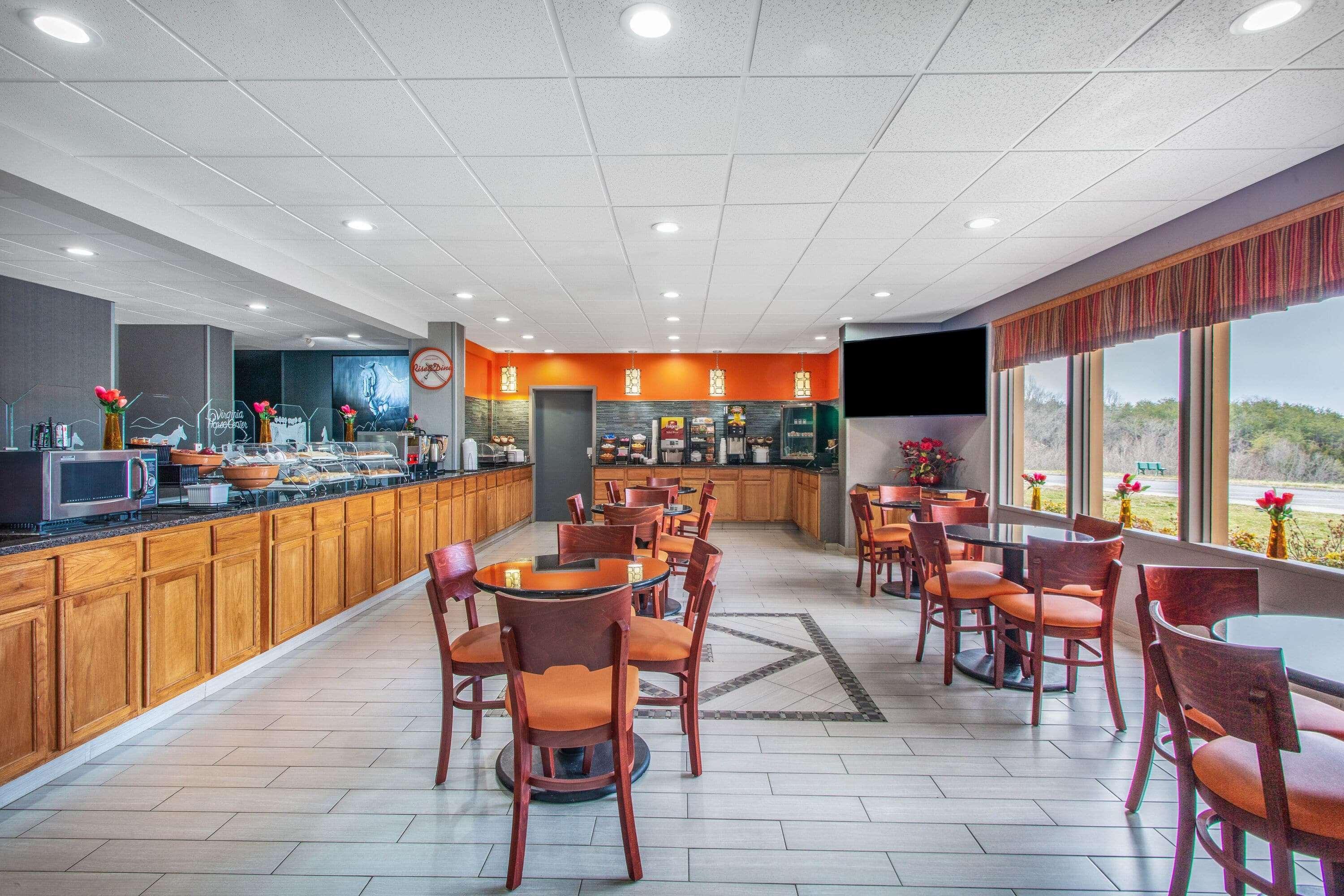 Howard Johnson By Wyndham Lexington Esterno foto
