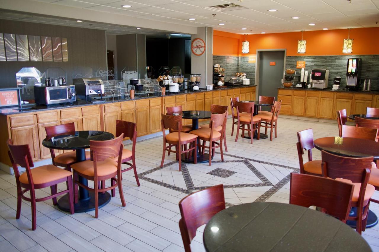 Howard Johnson By Wyndham Lexington Esterno foto