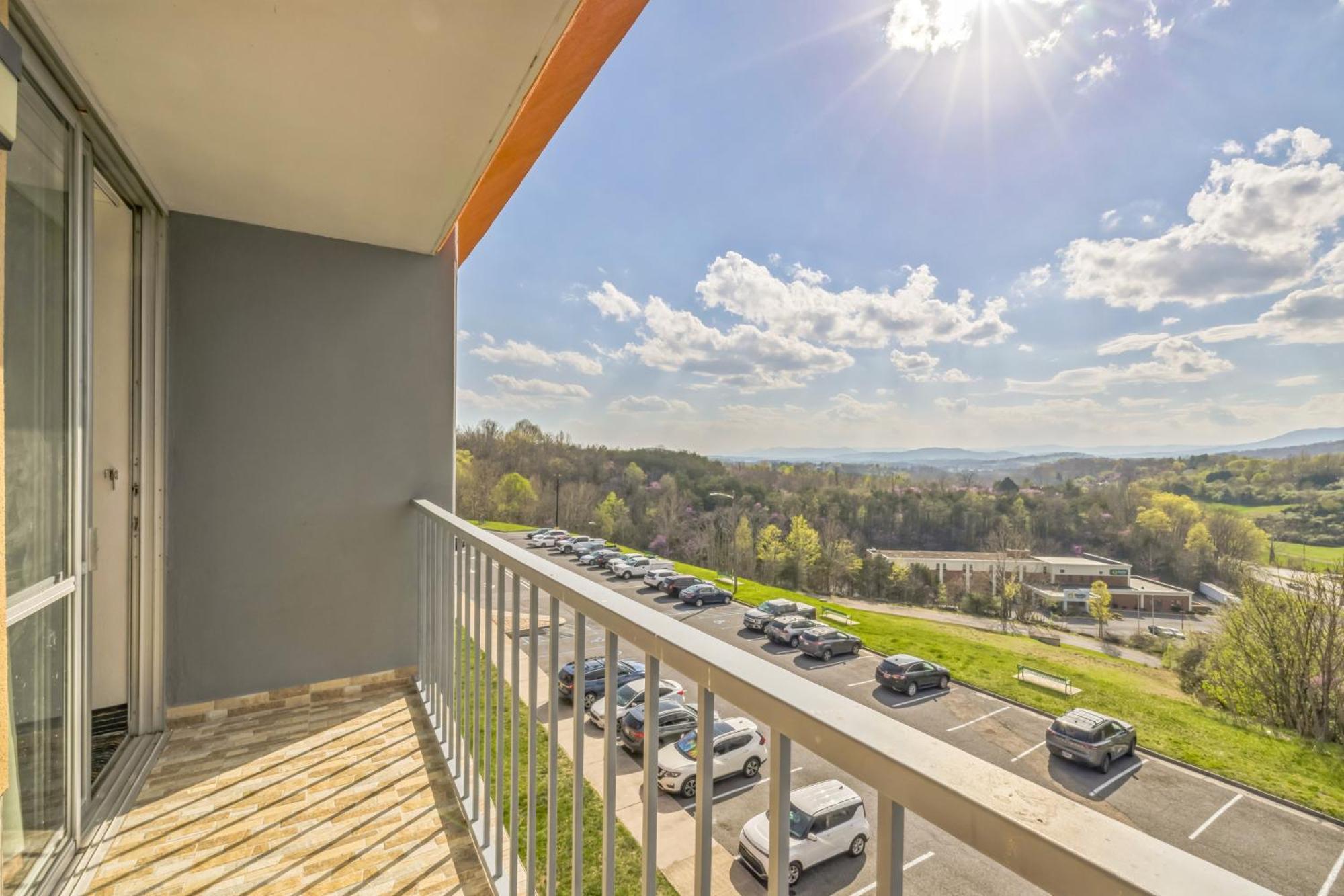 Howard Johnson By Wyndham Lexington Esterno foto