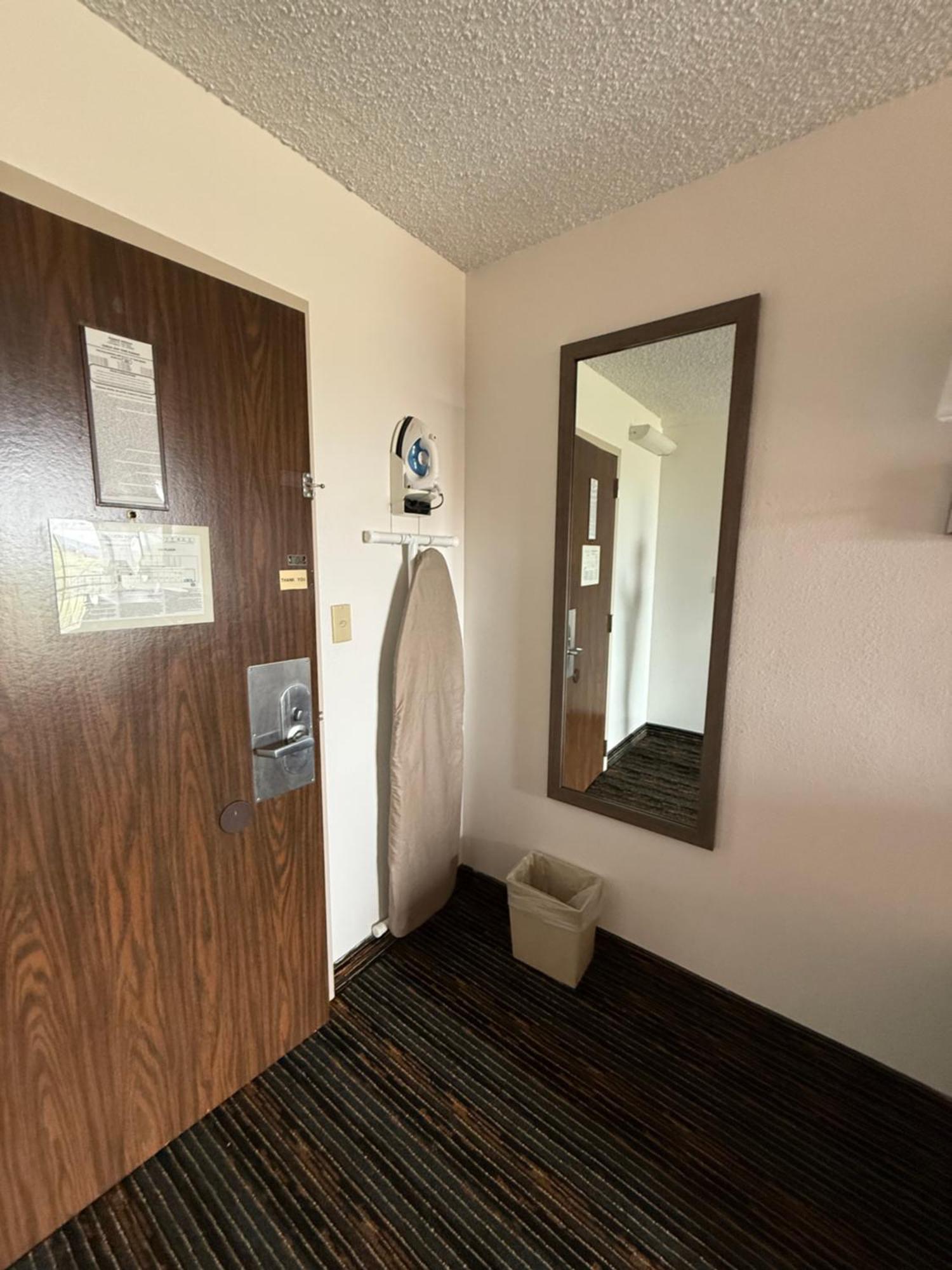 Howard Johnson By Wyndham Lexington Esterno foto