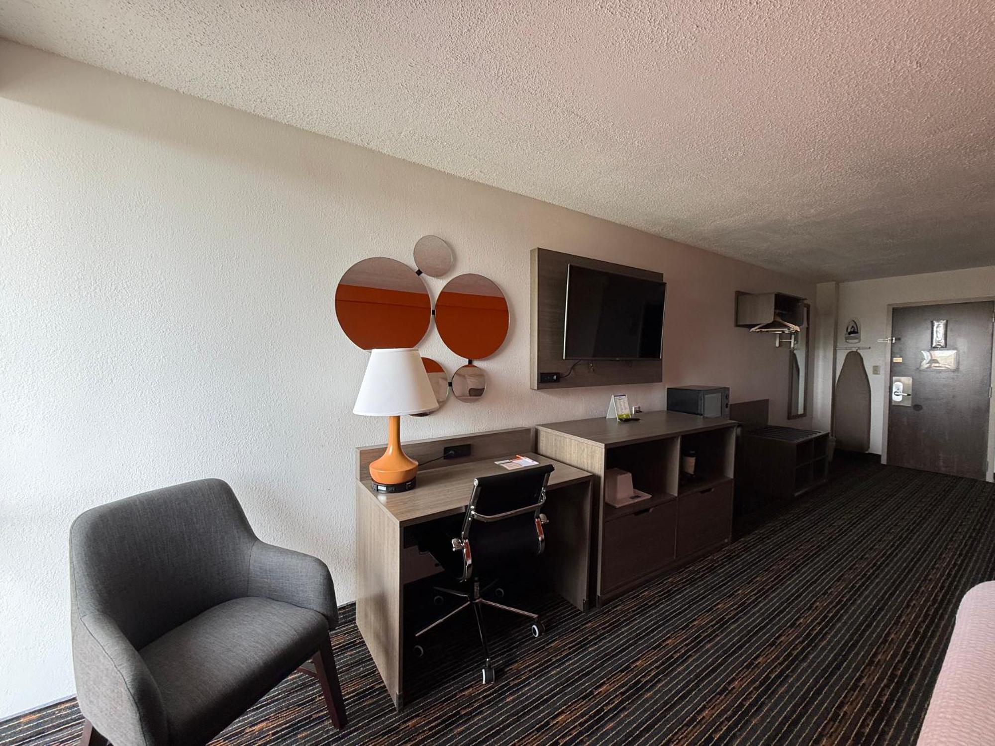 Howard Johnson By Wyndham Lexington Esterno foto